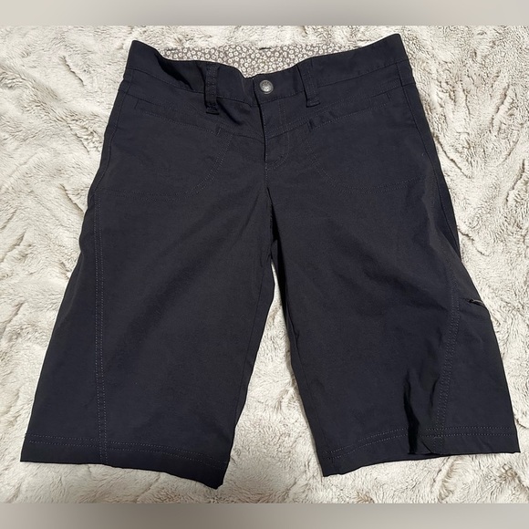 Athleta Black Women's Dipper Bermuda Shorts - Picture 3 of 16